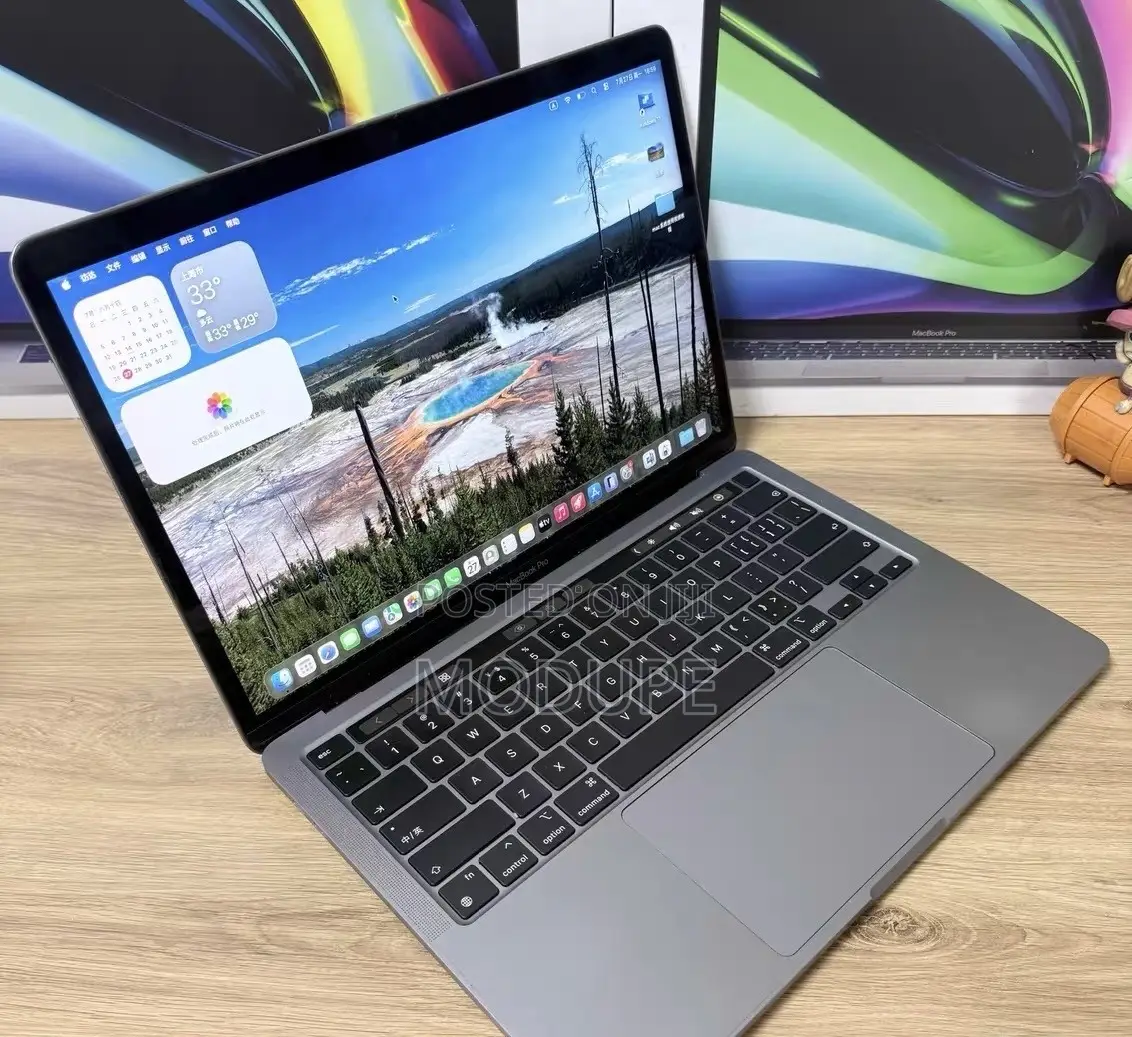 Laptop Apple MacBook Pro 2022 M2 8GB Apple M2 SSD 512GB
