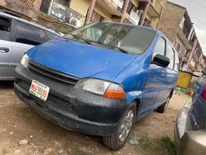 Toyota Grand HiAce 2002 Blue
