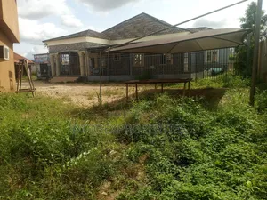 5bdrm Bungalow in Abacha Road, Karu for sale