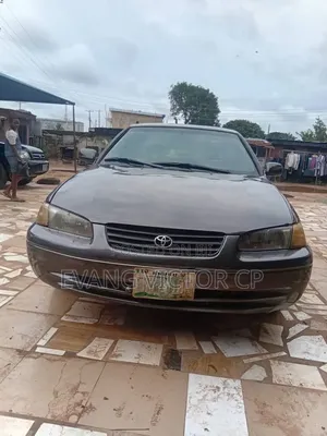 Toyota Camry LE 4dr Sedan (2.2L 4cyl 4A) 2000 Gray