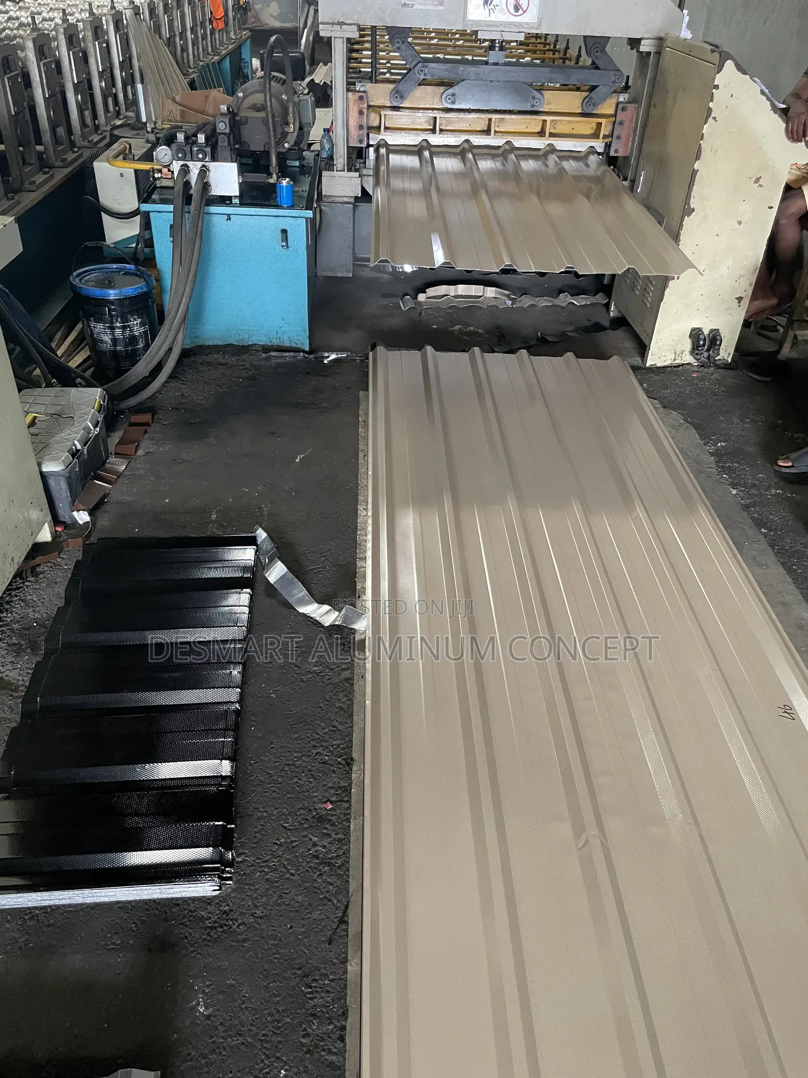 Quality Roofing. Trusted Strength./Beige Color/0.50/