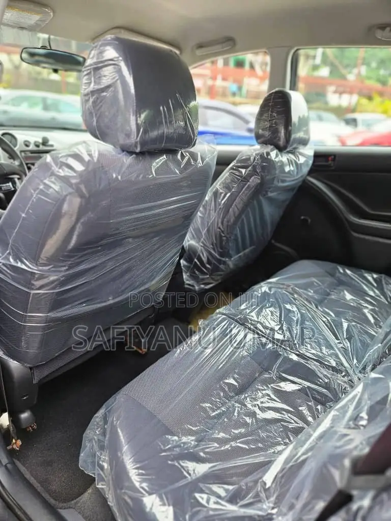 Pontiac Vibe Automatic 2004 Black