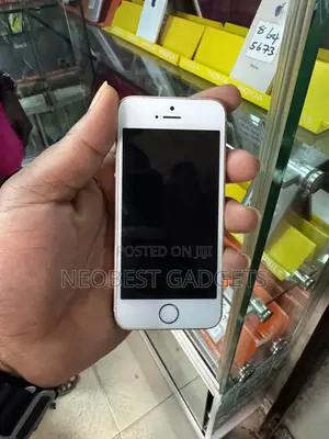 Apple iPhone SE 64 GB Pink