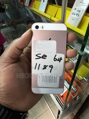 Apple iPhone SE 64 GB Pink