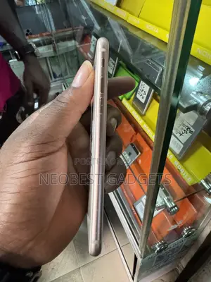 Apple iPhone 8 64 GB Gold