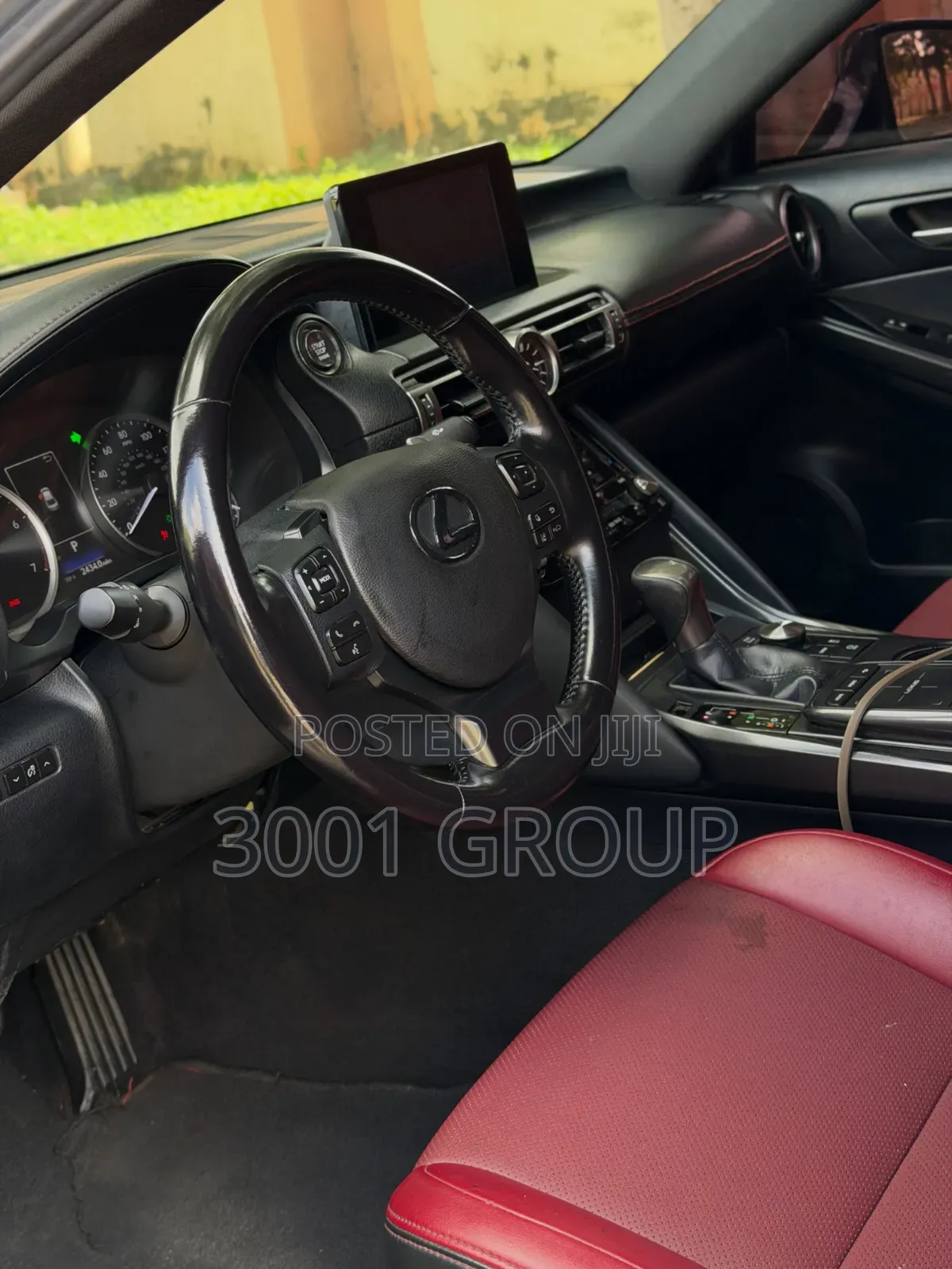 Lexus IS 300h 4WD 2021 Gray