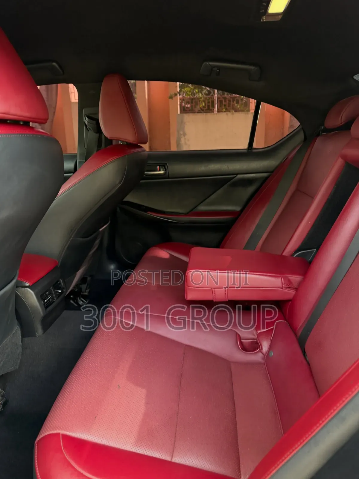 Lexus IS 300h 4WD 2021 Gray