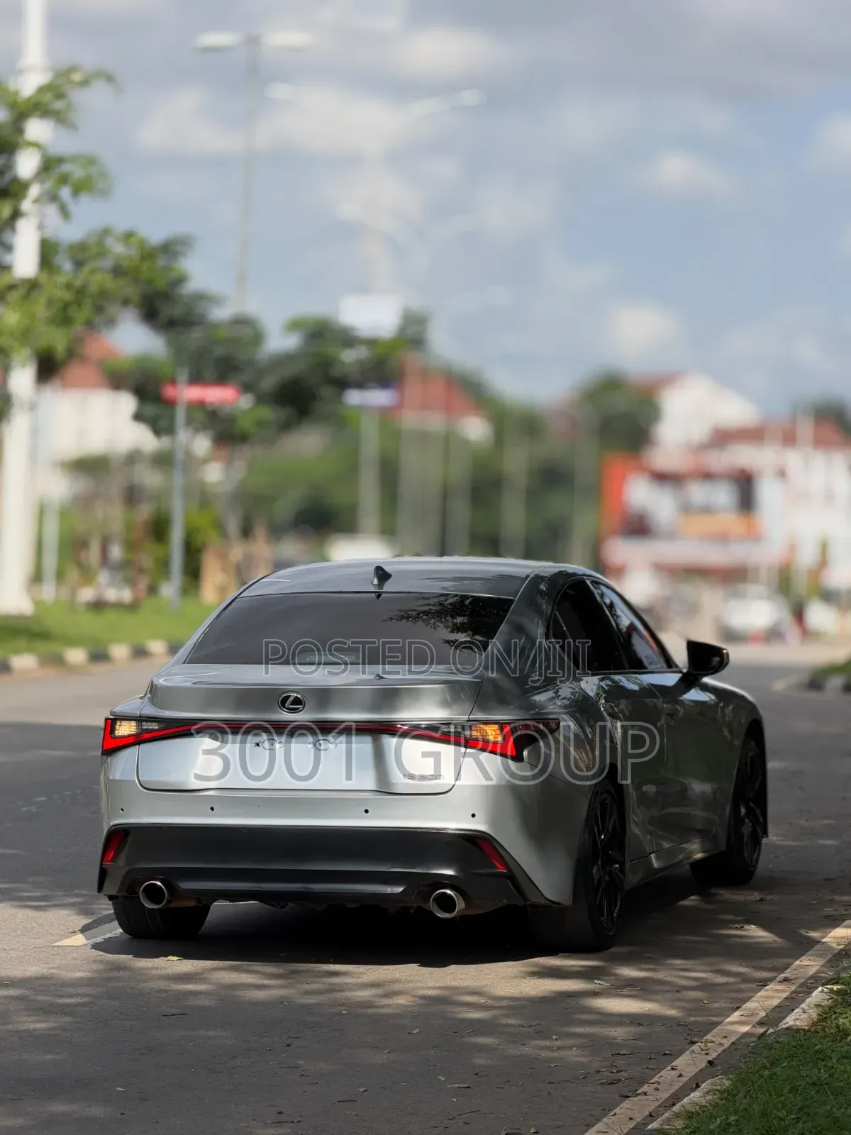 Lexus IS 300h 4WD 2021 Gray