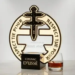 d'Ussè Luxury Presenter/Carrier