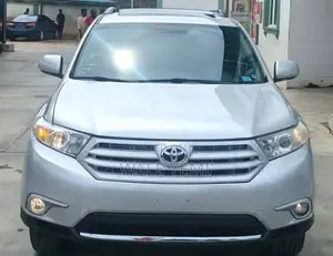 Toyota Highlander Limited 2011 Silver