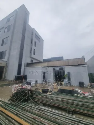 2bdrm Apartment in Lekki Phase 1 for rent