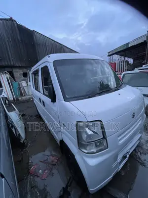 Suzuki Every 2012 White