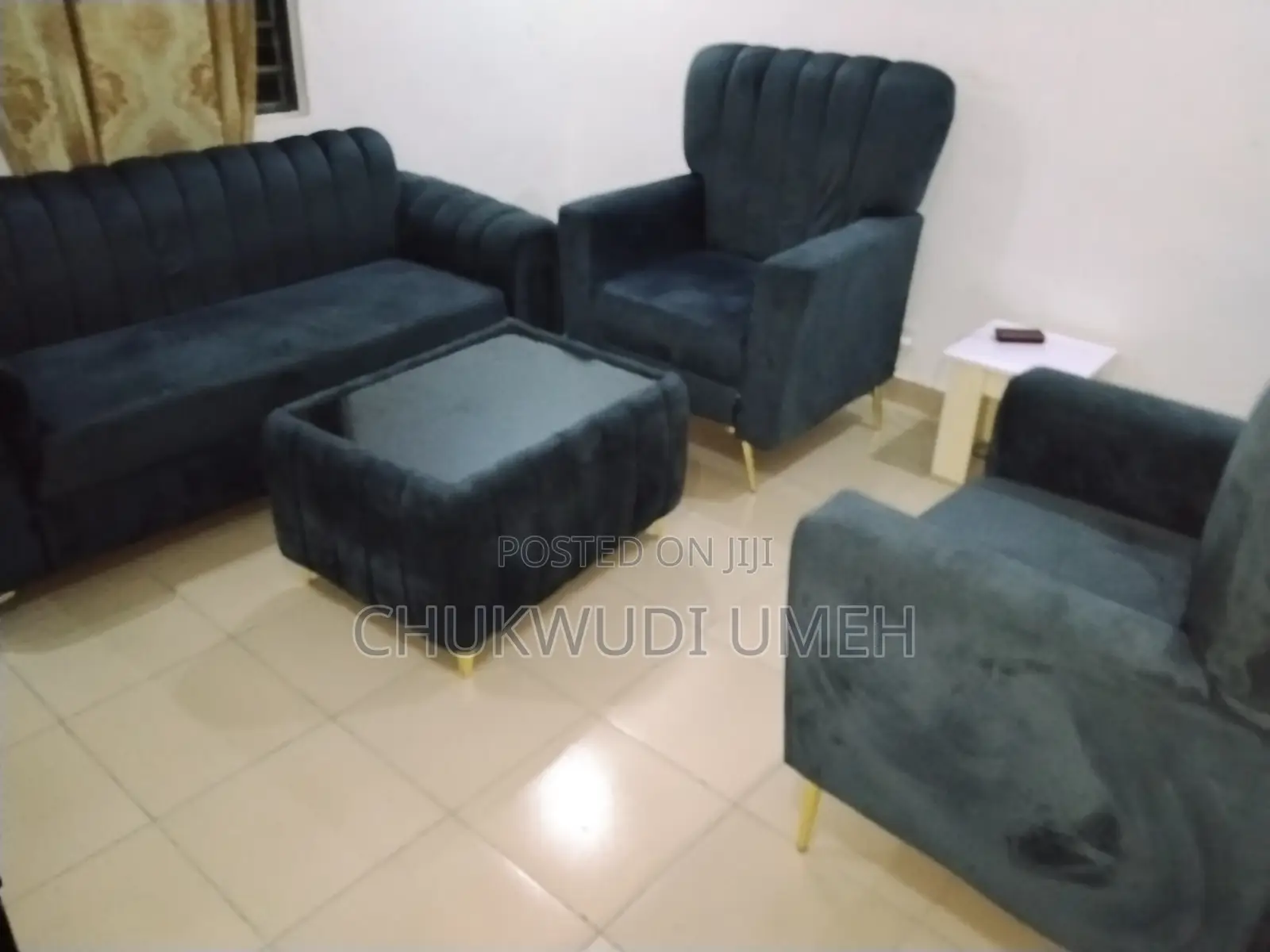 5 Seater Chair + Center Table