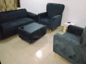 5 Seater Chair + Center Table