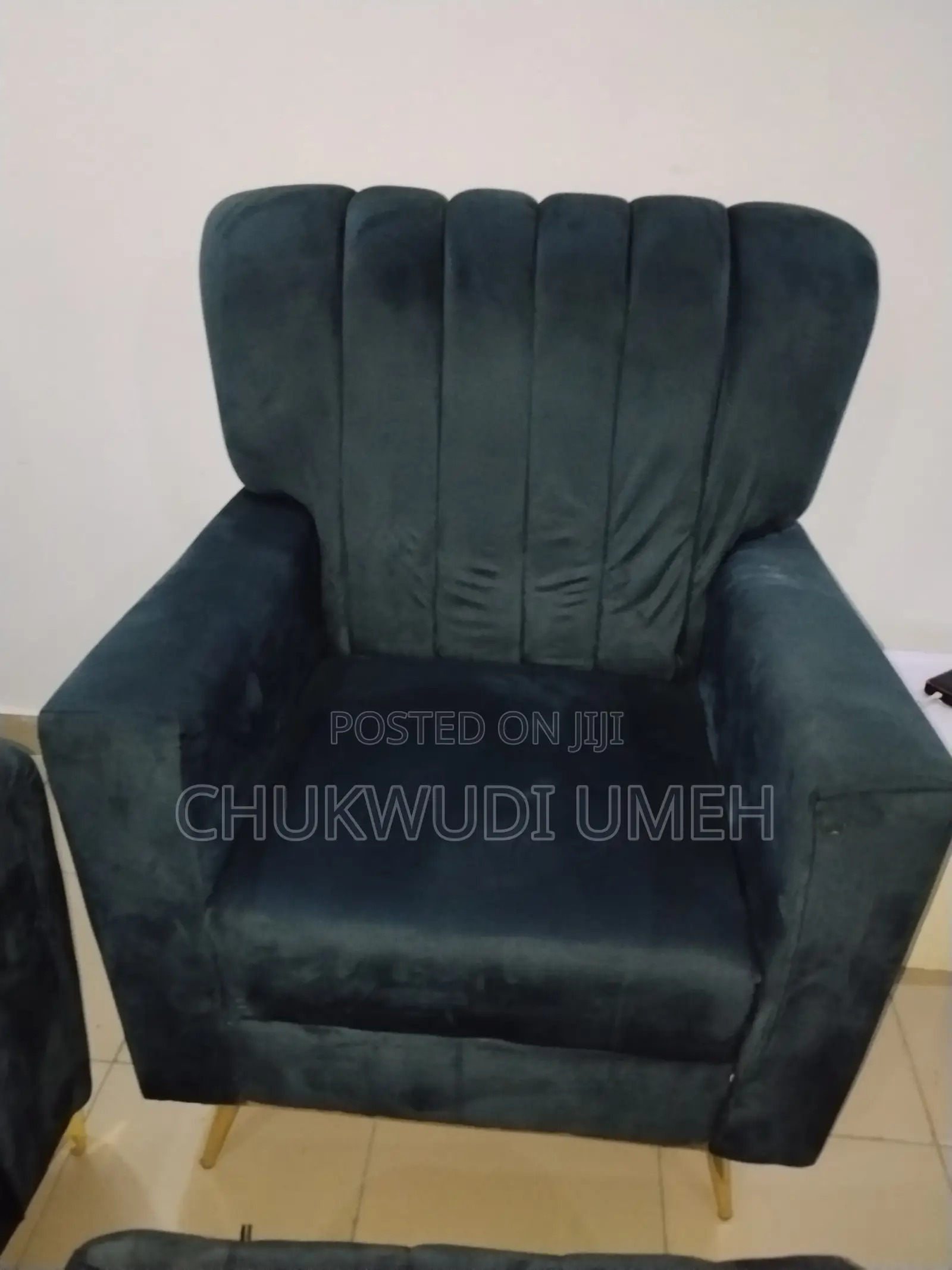 5 Seater Chair + Center Table