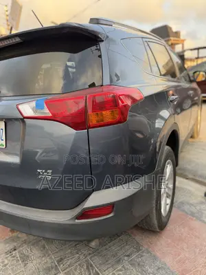 Toyota RAV4 XLE 4dr SUV (2.5L 4cyl 6A) 2015 Blue