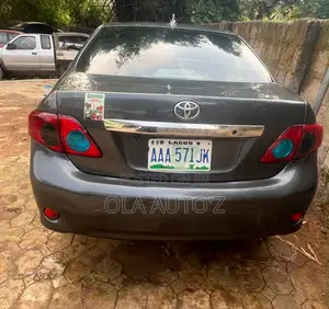 Toyota Corolla 2010 Gray