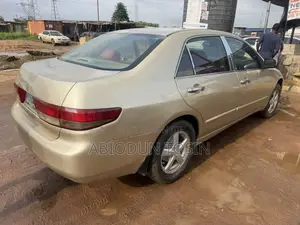 Honda Accord 2004 Gold