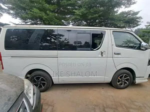 Toyota HiAce 2008 White