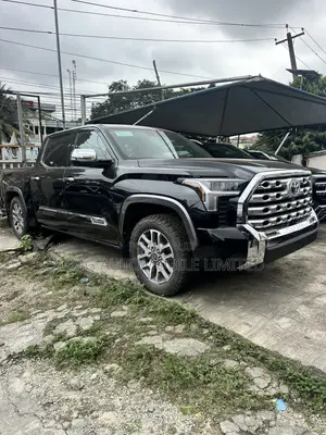 Toyota Tundra 1794 Edition CrewMax 6.5' Bed 2023 Black