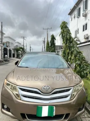 Toyota Venza V6 AWD 2010 Gold