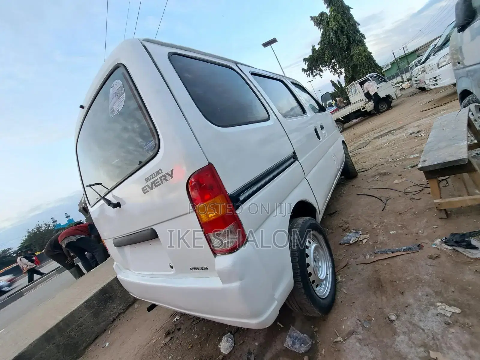 Suzuki Every 2010 White