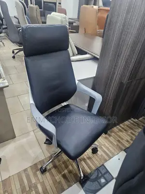 Executive Leather Swivel Office Chair With Headrest