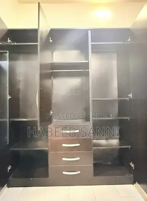 6.5 by 7 Ft Wardrobe