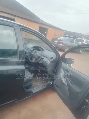 Toyota Yaris 2004 Black