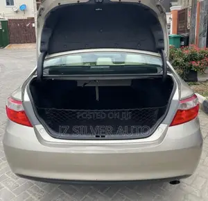Toyota Camry XLE 4dr Sedan (2.5L 4cyl 6A) 2016 Gold