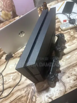 PLAYSTATION 4 UK Used