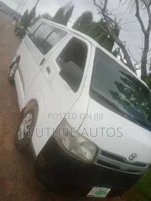 Toyota HiAce 2010 White