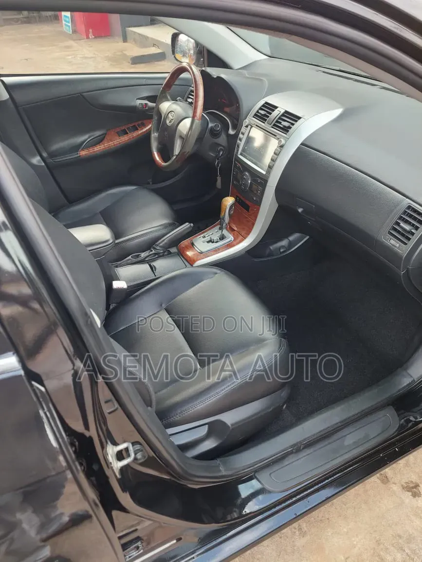 Toyota Corolla 2009 Black