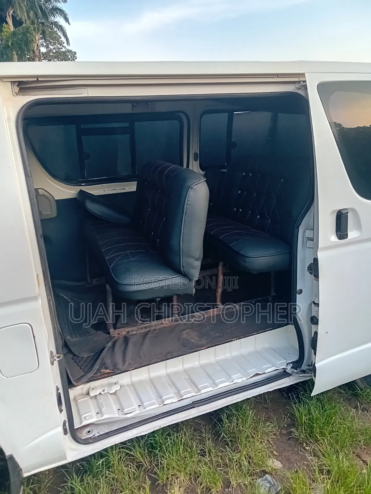 Toyota HiAce 2013 White