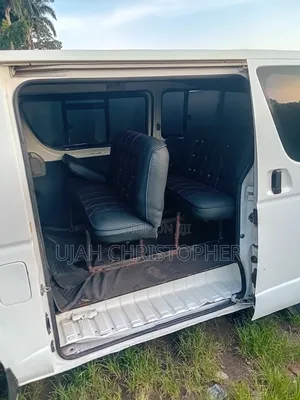 Toyota HiAce 2013 White