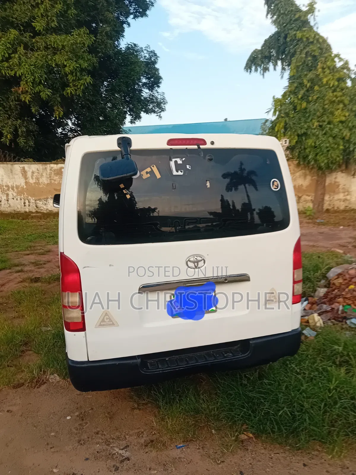 Toyota HiAce 2013 White