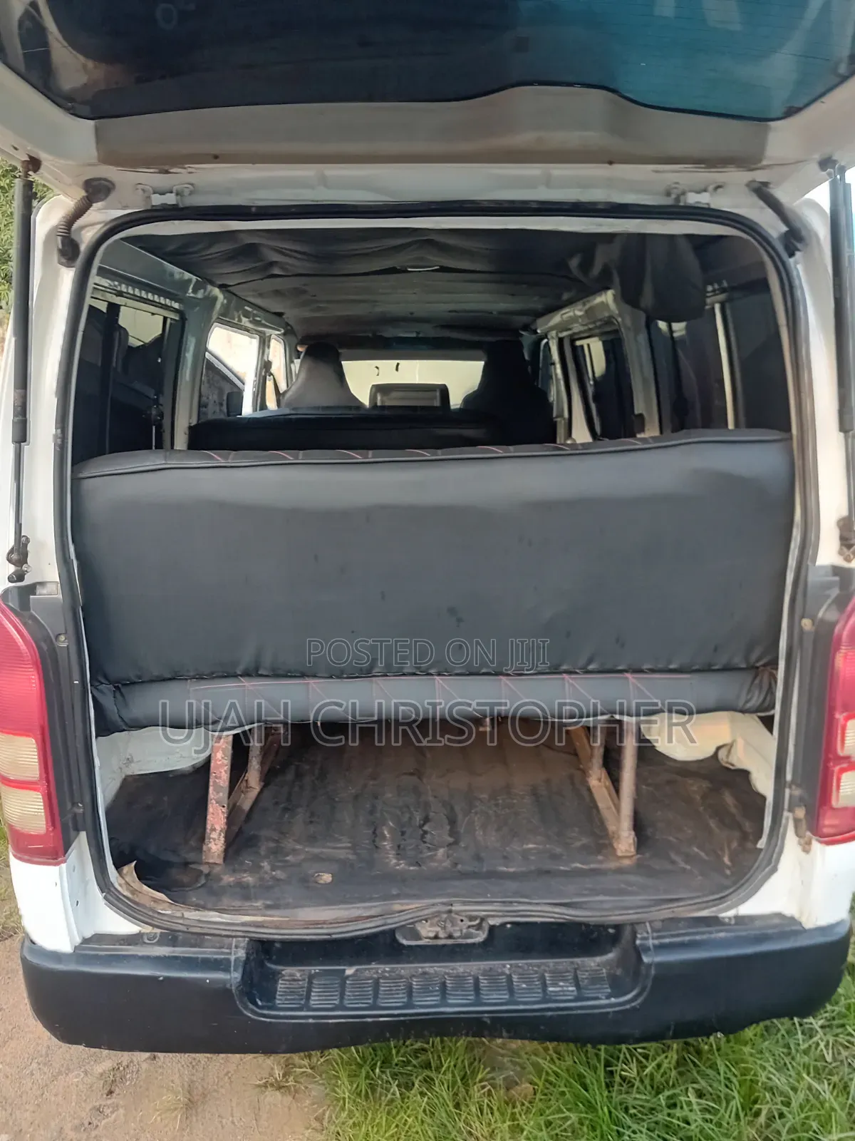 Toyota HiAce 2013 White