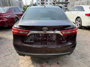 Toyota Avalon XLE Plus FWD Sedan (3.6L 6cyl 6A) 2016 Burgundy