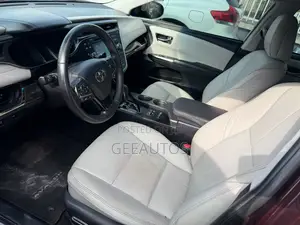 Toyota Avalon XLE Plus FWD Sedan (3.6L 6cyl 6A) 2016 Burgundy