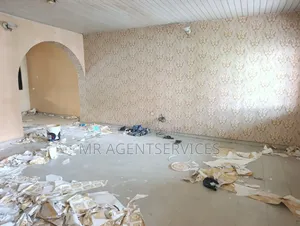 3bdrm Block of Flats in Eliozu for rent
