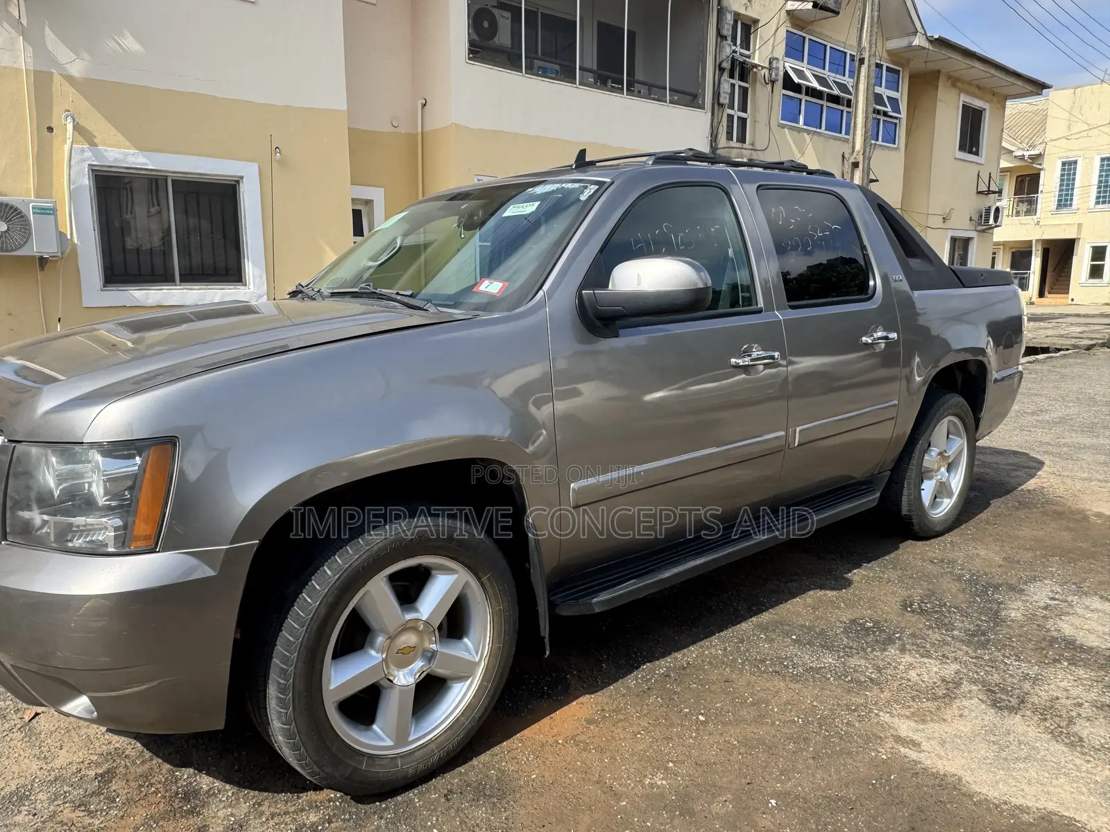 Chevrolet Avalanche LTZ 2008 Gray