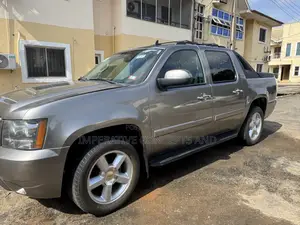Chevrolet Avalanche LTZ 2008 Gray