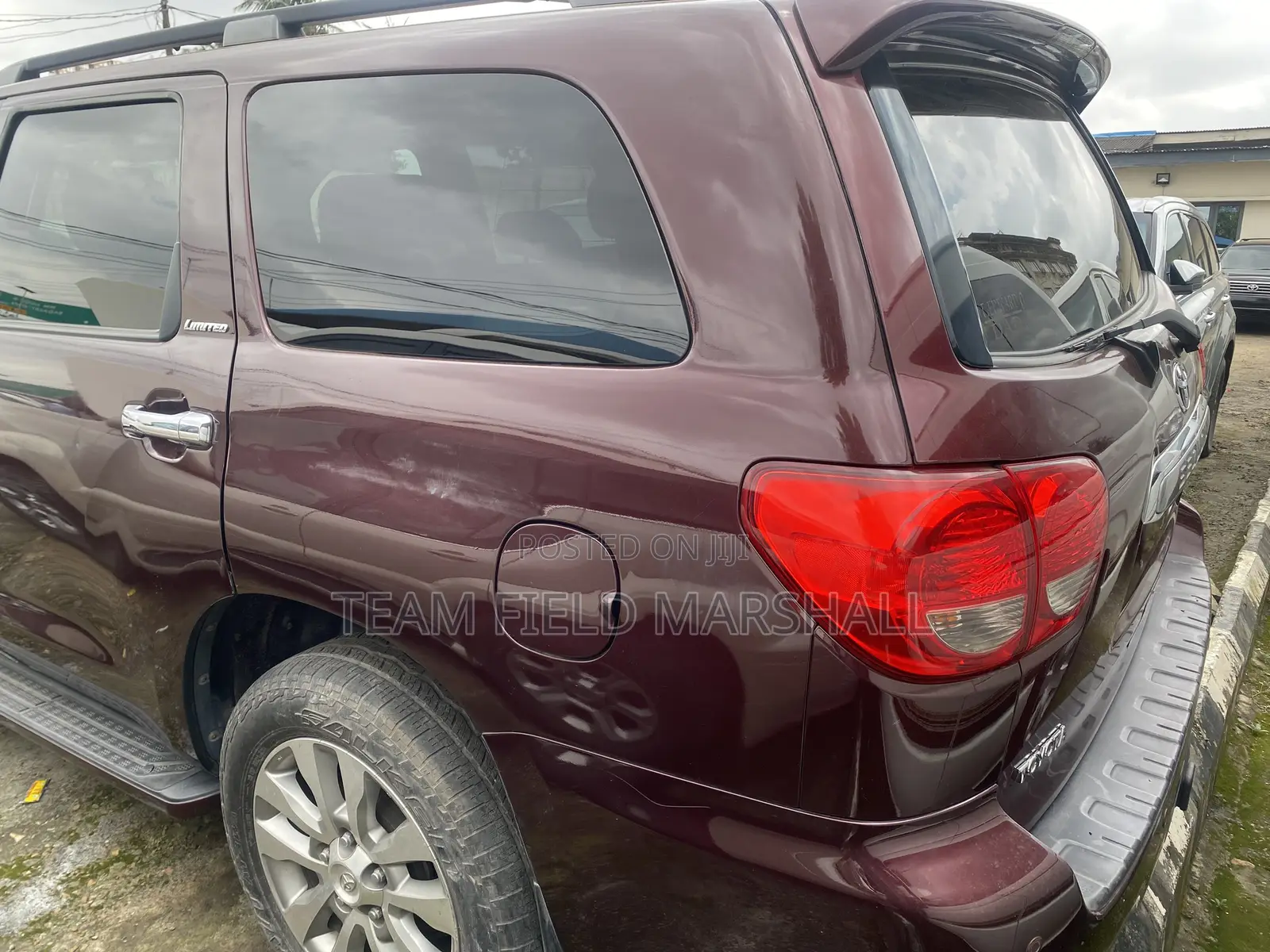 Toyota Sequoia Limited 4dr SUV (5.7L 8cyl 6A) 2011 Red