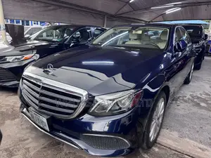 Mercedes-Benz E300 Base RWD Sedan (2.0L 4cyl 9A) 2017 Blue