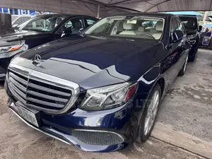 Mercedes-Benz E300 Base RWD Sedan (2.0L 4cyl 9A) 2017 Blue