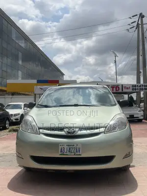 Toyota Sienna 2005 Green