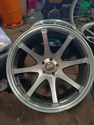 18 Rim Small Hub for Corrola and Any Toyota Small Hub