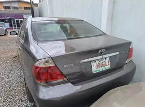 Toyota Camry LE 4dr Sedan (2.4L 4cyl 5A) 2006 Gray
