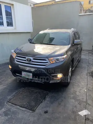 Toyota Highlander Limited 2012 Gray