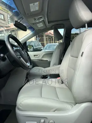 Toyota Sienna XLE 8-Passenger 4dr Minivan (3.5L 6cyl 6A) 2015 Gray